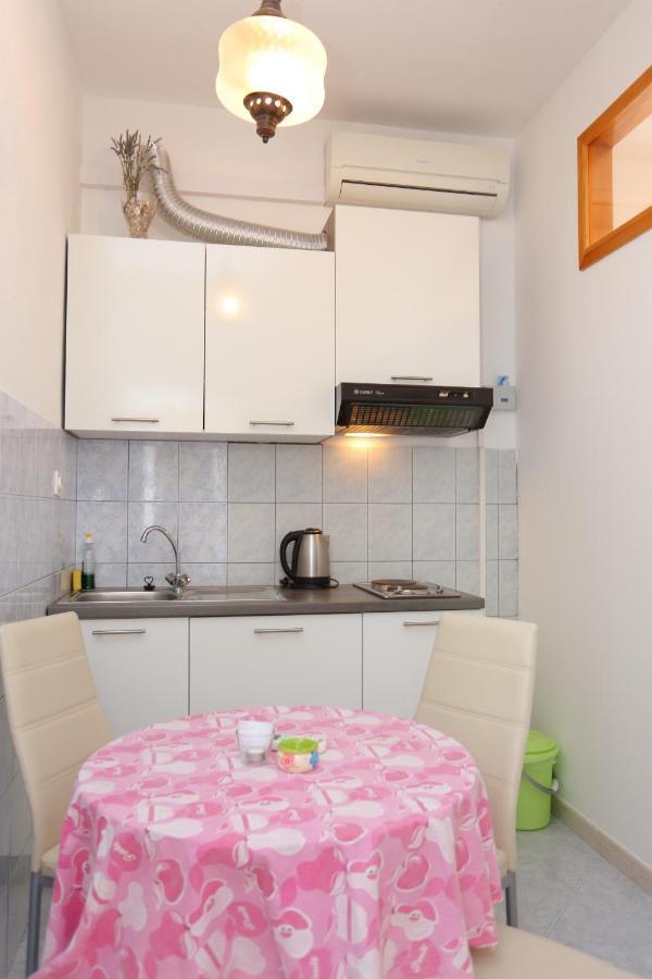 Apartments With A Parking Space Lokva Rogoznica, Omis - 17645 Exterior foto
